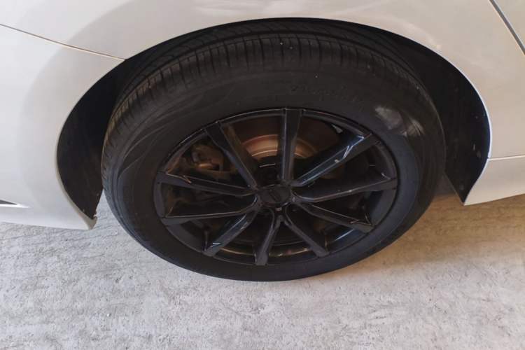 Used Geely Auto Emgrand GT 2021 1.8T Flagship Edition+ Right Rear Wheel Hub
