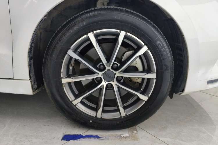 Used Geely Auto Emgrand GT 2021 1.8T Flagship Edition+ Right Rear Wheel Hub