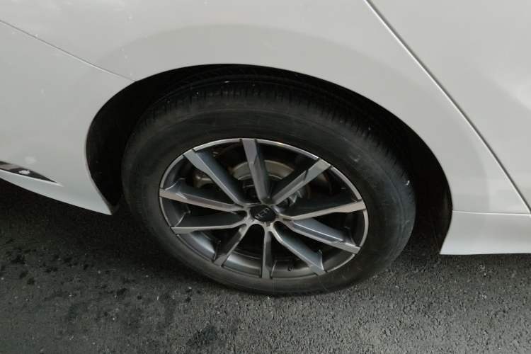 Used Geely Auto Emgrand GT 2021 1.8T Flagship Edition+ Right Rear Wheel Hub