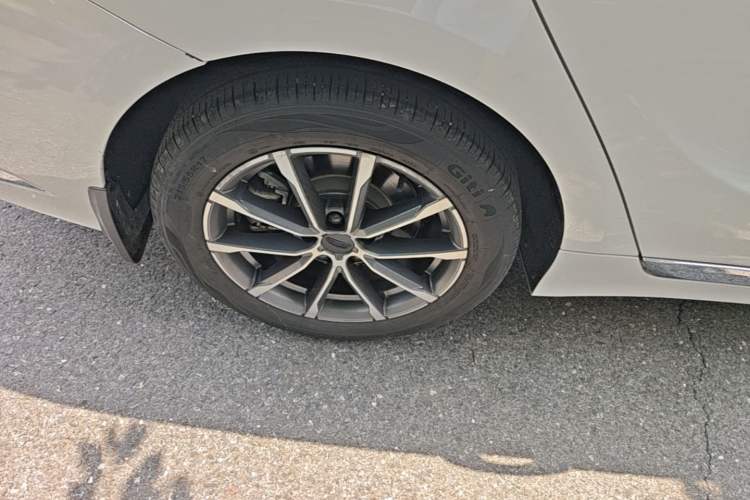Used Geely Auto Emgrand GT 2021 1.8T Flagship Edition Right Rear Wheel Hub