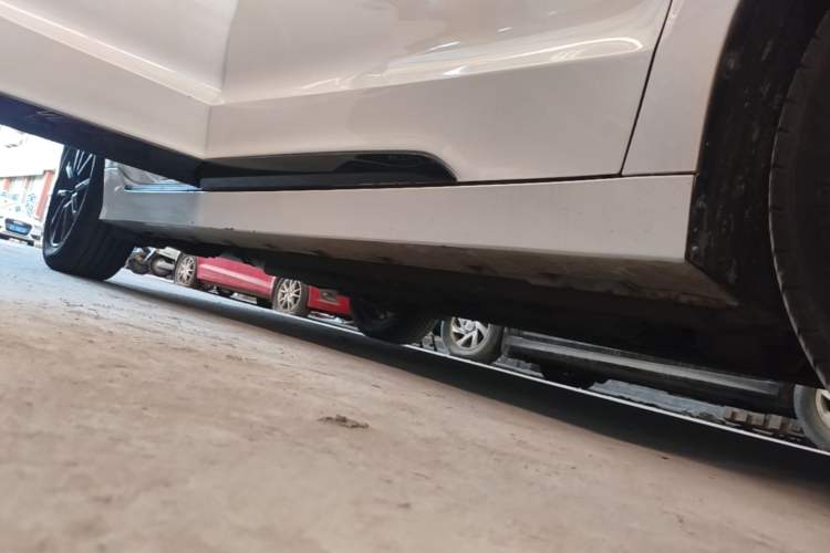 Used Geely Auto Emgrand GT 2021 1.8T Flagship Edition+ Right Side Sill
