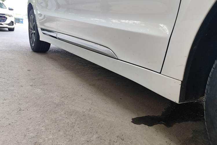 Used Geely Auto Emgrand GT 2021 1.8T Flagship Edition Right Side Sill