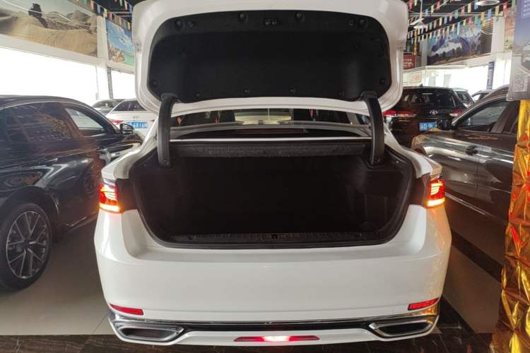 Used Geely Auto Emgrand GT 2021 1.8T Flagship Edition Trunk