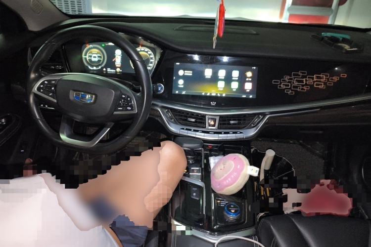 Used Geely Auto Emgrand GT New Energy 2018 1.5T PHEV Yaoxiang Edition Center Console