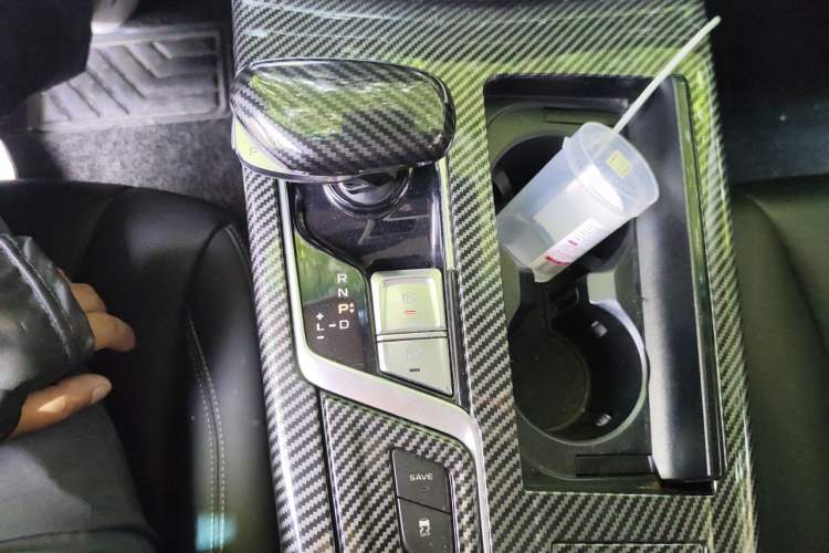 Used Geely Auto Emgrand GT New Energy 2018 1.5T PHEV Yaoxiang Edition Gear Lever