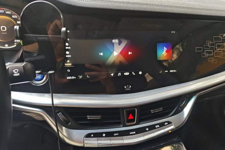 Used Geely Auto Emgrand GT New Energy 2018 1.5T PHEV Yao Ling Edition Audio And AC Panel