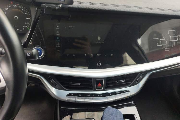 Used Geely Auto Emgrand GT New Energy 2018 1.5T PHEV Yao Ling Edition Audio And AC Panel