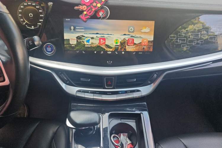 Used Geely Auto Emgrand GT New Energy 2018 1.5T PHEV Yao Ling Edition Audio And AC Panel