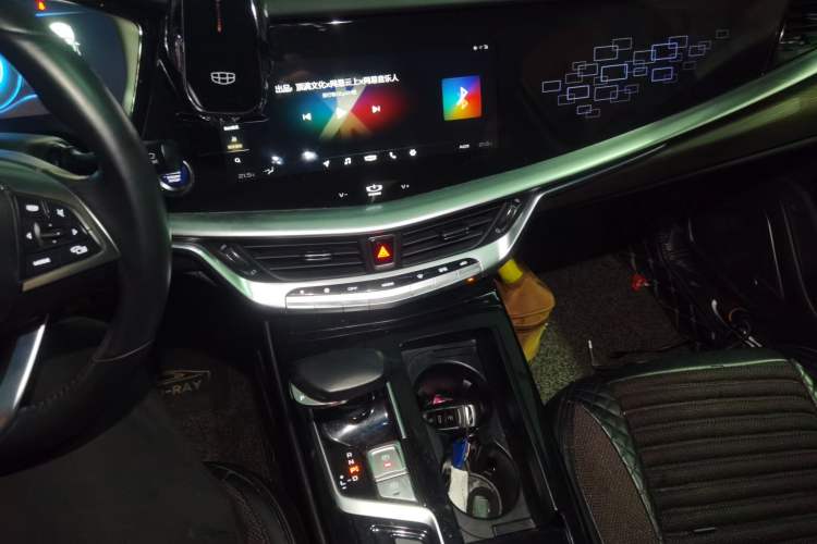 Used Geely Auto Emgrand GT New Energy 2018 1.5T PHEV Yaoxiang Edition Audio And AC Panel