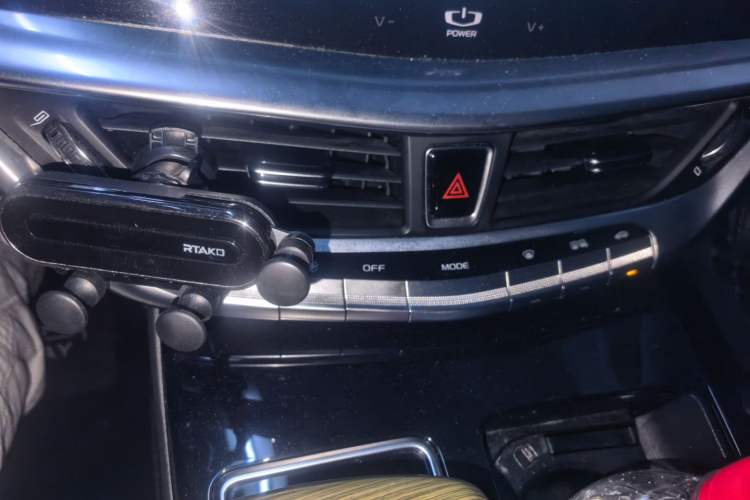 Used Geely Auto Emgrand GT New Energy 2018 1.5T PHEV Yao Ling Edition Audio And AC Panel