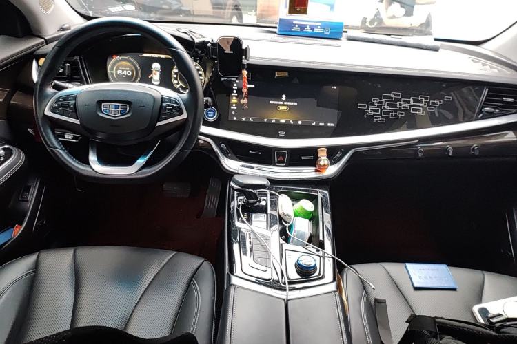 Used Geely Auto Emgrand GT New Energy 2018 1.5T PHEV Yao Ling Edition Center Console