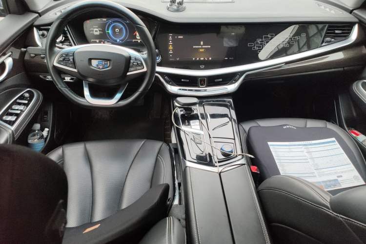 Used Geely Auto Emgrand GT New Energy 2018 1.5T PHEV Yaoxiang Edition Center Console