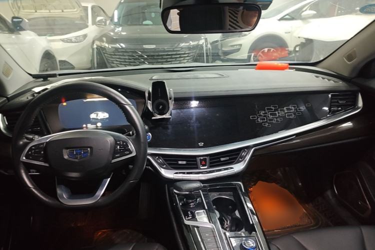 Used Geely Auto Emgrand GT New Energy 2018 1.5T PHEV Yao Ling Edition Center Console