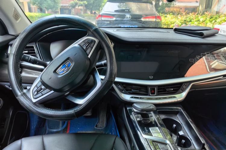 Used Geely Auto Emgrand GT New Energy 2018 1.5T PHEV Yaoxiang Edition Center Console