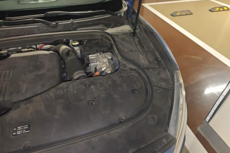 Used Geely Auto Emgrand GT New Energy 2018 1.5T PHEV Yao Ling Edition Engine Bay Left