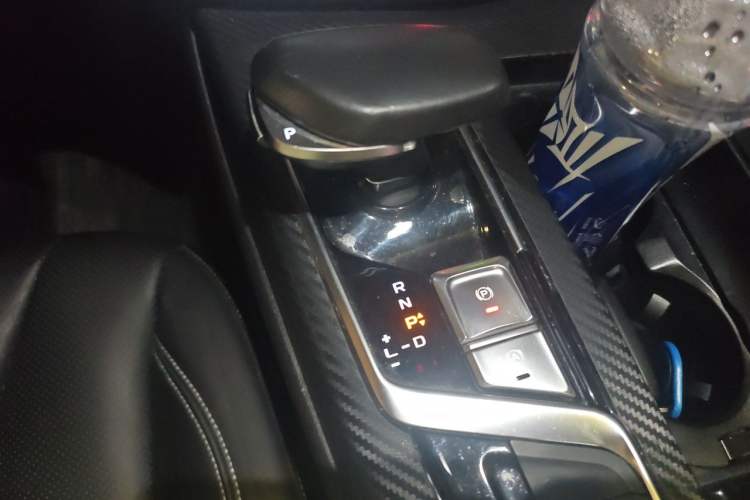 Used Geely Auto Emgrand GT New Energy 2018 1.5T PHEV Yao Ling Edition Gear Lever