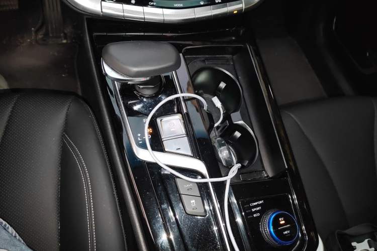 Used Geely Auto Emgrand GT New Energy 2018 1.5T PHEV Yaoyue Edition Gear Lever
