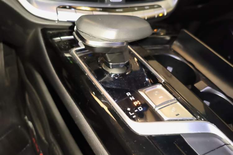 Used Geely Auto Emgrand GT New Energy 2018 1.5T PHEV Yao Ling Edition Gear Lever