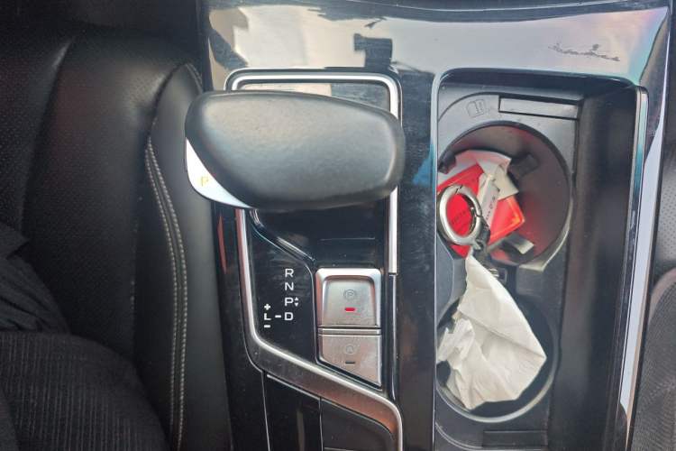 Used Geely Auto Emgrand GT New Energy 2018 1.5T PHEV Yao Ling Edition Gear Lever