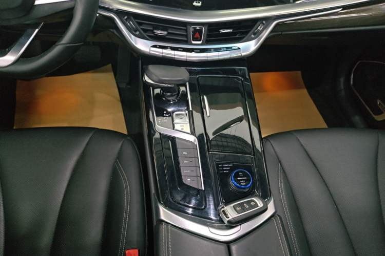 Used Geely Auto Emgrand GT New Energy 2018 1.5T PHEV Yao Ling Edition Gear Lever