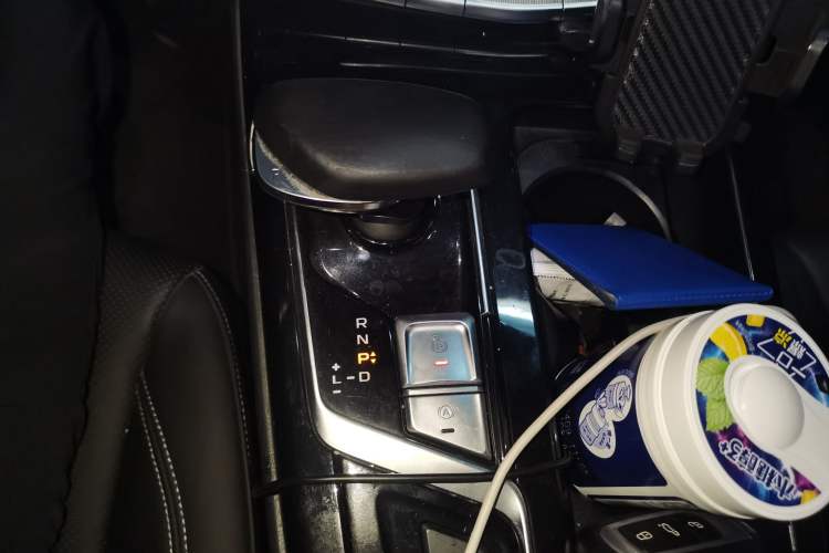 Used Geely Auto Emgrand GT New Energy 2018 1.5T PHEV Yaoxiang Edition Gear Lever