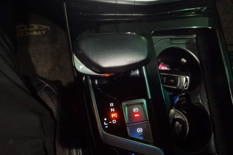 Used Geely Auto Emgrand GT New Energy 2018 1.5T PHEV Yaoxiang Edition Gear Lever