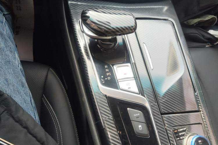 Used Geely Auto Emgrand GT New Energy 2018 1.5T PHEV Yaoxiang Edition Gear Lever
