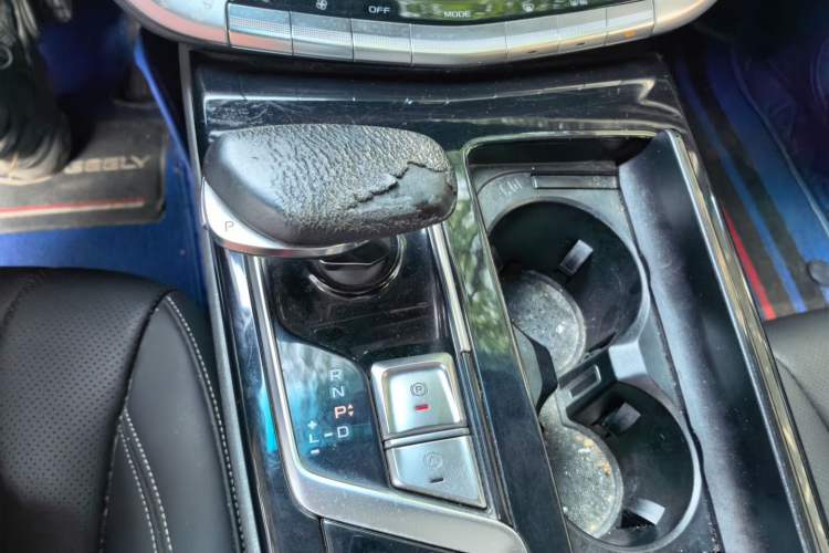 Used Geely Auto Emgrand GT New Energy 2018 1.5T PHEV Yaoxiang Edition Gear Lever
