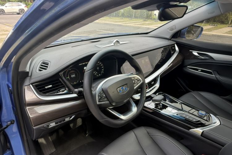 Used Geely Auto Emgrand GT New Energy 2018 1.5T PHEV Yao Ling Edition Interior 5