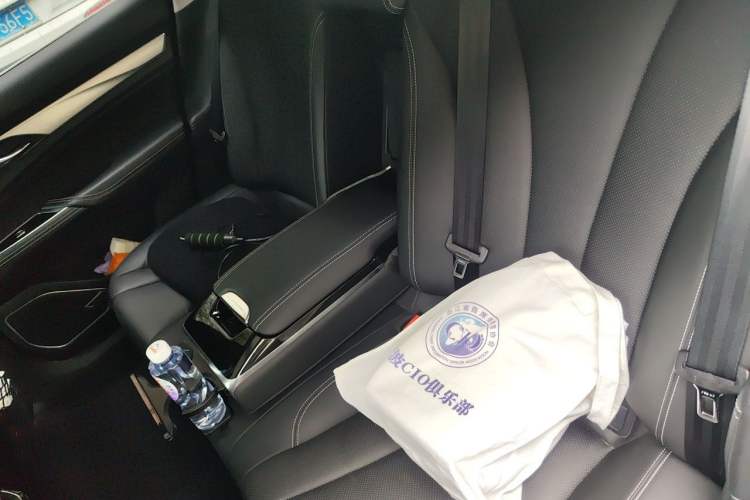Used Geely Auto Emgrand GT New Energy 2018 1.5T PHEV Yao Ling Edition Left Rear Seat