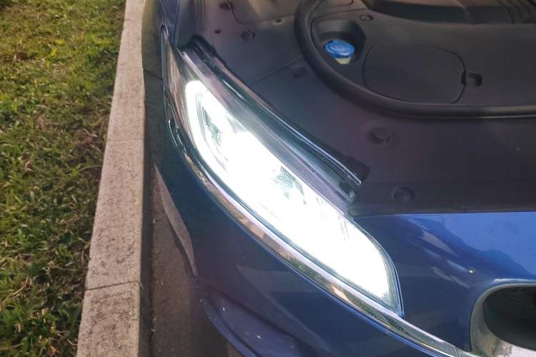 Used Geely Auto Emgrand GT New Energy 2018 1.5T PHEV Yaoyue Edition Right Front Headlight