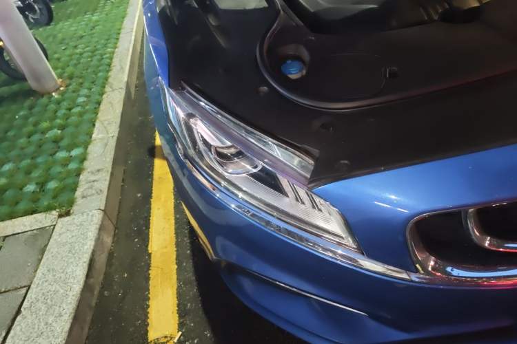 Used Geely Auto Emgrand GT New Energy 2018 1.5T PHEV Yaoxiang Edition Right Front Headlight