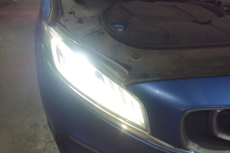 Used Geely Auto Emgrand GT New Energy 2018 1.5T PHEV Yaoxiang Edition Right Front Headlight
