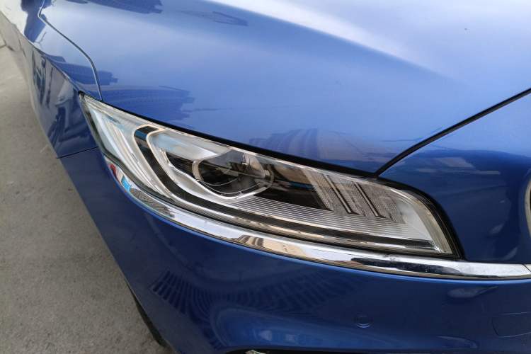 Used Geely Auto Emgrand GT New Energy 2018 1.5T PHEV Yao Ling Edition Right Front Headlight
