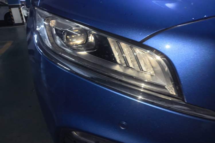 Used Geely Auto Emgrand GT New Energy 2018 1.5T PHEV Yao Ling Edition Right Front Headlight