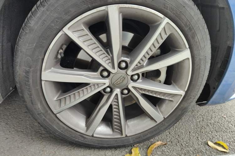 Used Geely Auto Emgrand GT New Energy 2018 1.5T PHEV Yao Ling Edition Right Front Wheel Hub