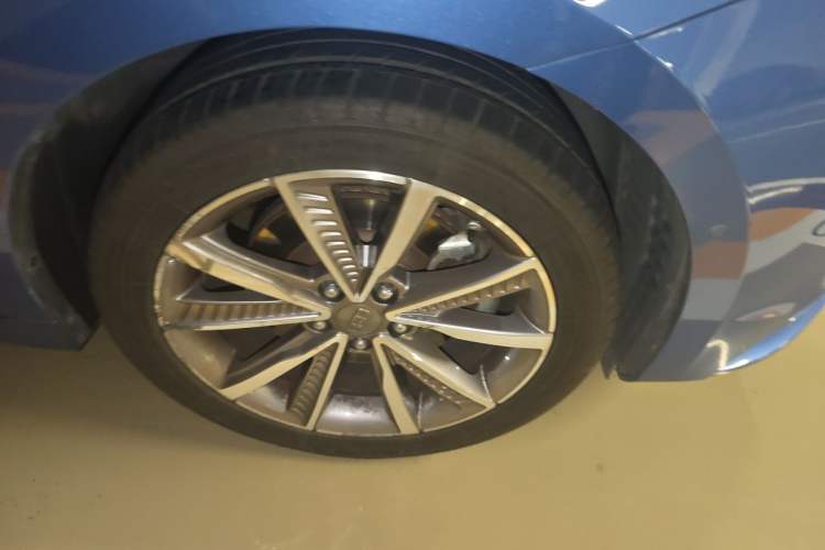 Used Geely Auto Emgrand GT New Energy 2018 1.5T PHEV Yao Ling Edition Right Front Wheel Hub