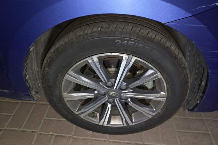 Used Geely Auto Emgrand GT New Energy 2018 1.5T PHEV Yaoxiang Edition Right Front Wheel Hub