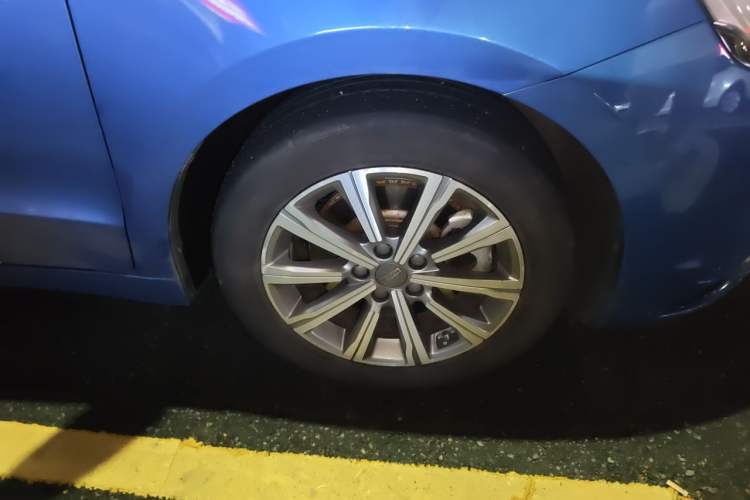 Used Geely Auto Emgrand GT New Energy 2018 1.5T PHEV Yaoxiang Edition Right Front Wheel Hub