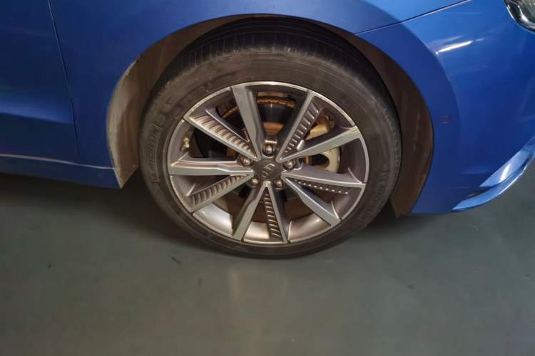 Used Geely Auto Emgrand GT New Energy 2018 1.5T PHEV Yao Ling Edition Right Front Wheel Hub