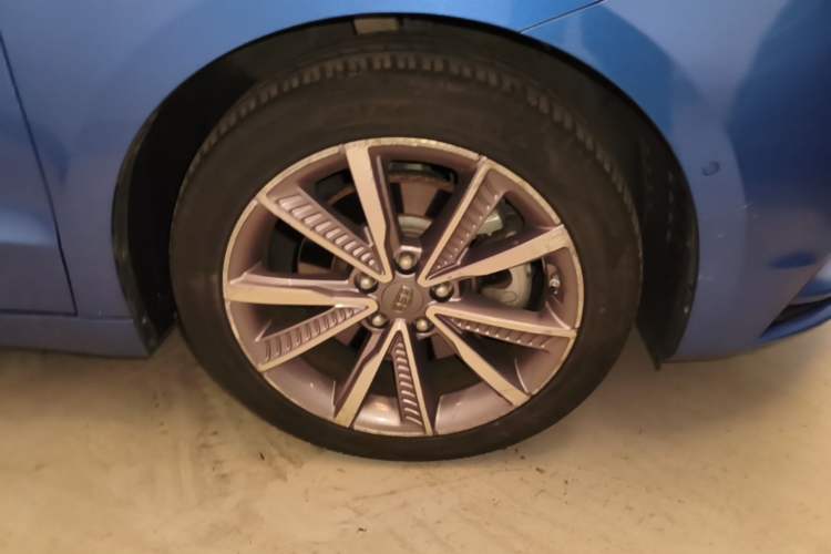 Used Geely Auto Emgrand GT New Energy 2018 1.5T PHEV Yao Ling Edition Right Front Wheel Hub