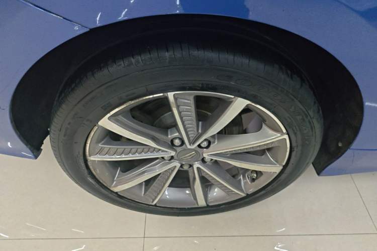 Used Geely Auto Emgrand GT New Energy 2018 1.5T PHEV Yao Ling Edition Right Rear Wheel Hub
