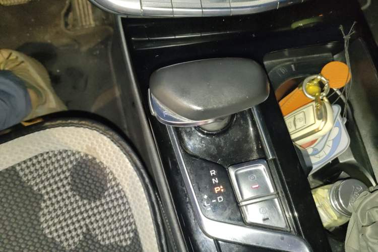 Used Geely Auto Emgrand GT New Energy 2018 1.5T PHEV Yaoyue Edition Gear Lever