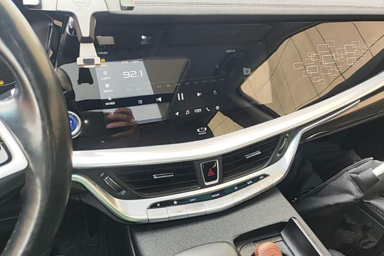 Used Geely Auto Emgrand GT New Energy 2018 1.5T PHEV Yaoxiang Edition Audio And AC Panel
