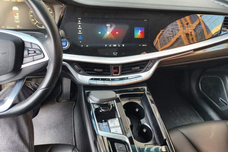 Used Geely Auto Emgrand GT New Energy 2018 1.5T PHEV Yaoxiang Edition Audio And AC Panel
