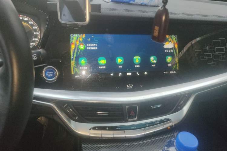 Used Geely Auto Emgrand GT New Energy 2018 1.5T PHEV Yaoxiang Edition Audio And AC Panel