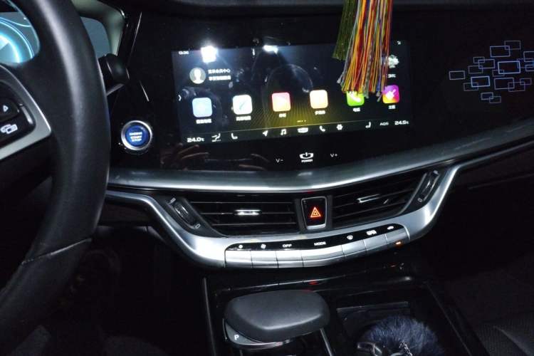 Used Geely Auto Emgrand GT New Energy 2018 1.5T PHEV Yao Ling Edition Audio And AC Panel