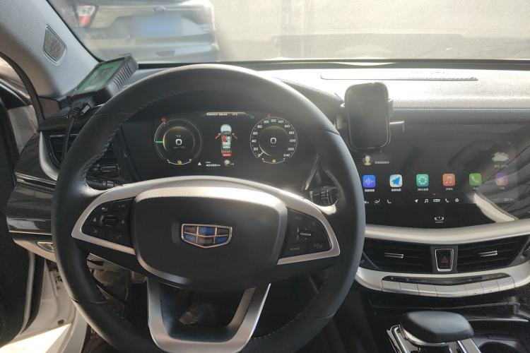 Used Geely Auto Emgrand GT New Energy 2018 1.5T PHEV Yao Ling Edition Center Console