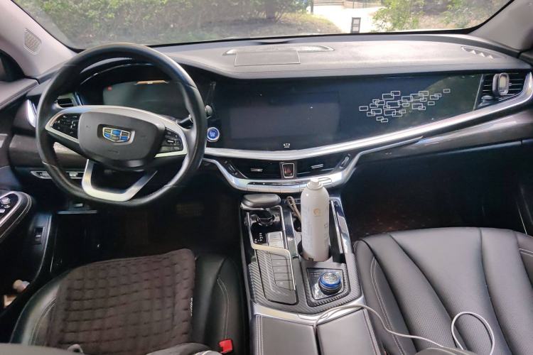Used Geely Auto Emgrand GT New Energy 2018 1.5T PHEV Yao Ling Edition Center Console
