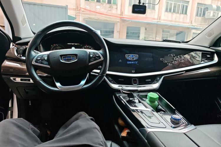 Used Geely Auto Emgrand GT New Energy 2018 1.5T PHEV Yaoxiang Edition Center Console